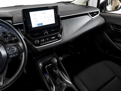 Used 2025 Toyota Corolla LE FWD image 21