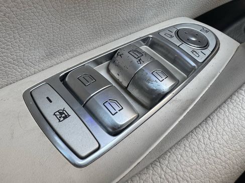 Used 2018 Mercedes-Benz E 300 w/ Premium 1 Package image 20