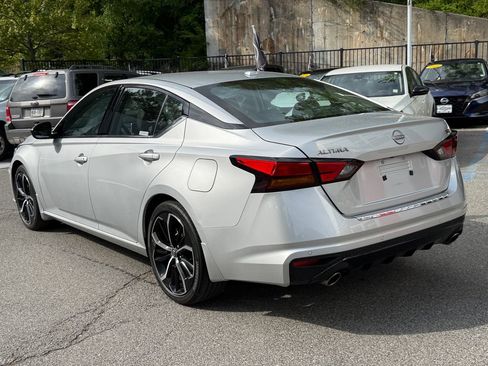 Used 2023 Nissan Altima 2.5 SR FWD image 4