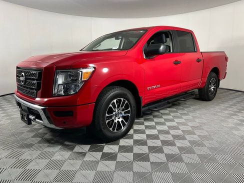 Used 2024 Nissan Titan SV w/ SV Convenience Package RWD image 4