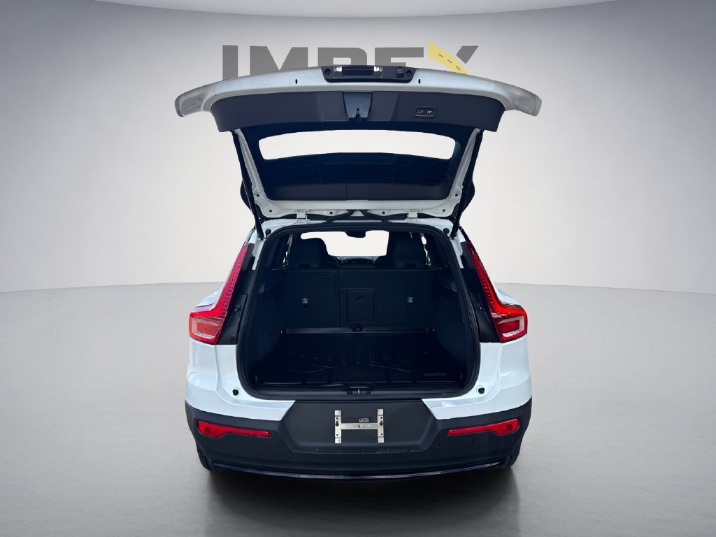 Used 2023 Volvo XC40 Recharge Ultimate AWD/4WD image 27