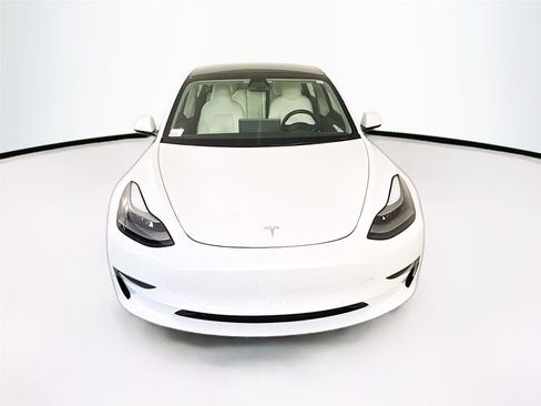 Used 2021 Tesla Model 3 Standard Range Plus RWD image 3