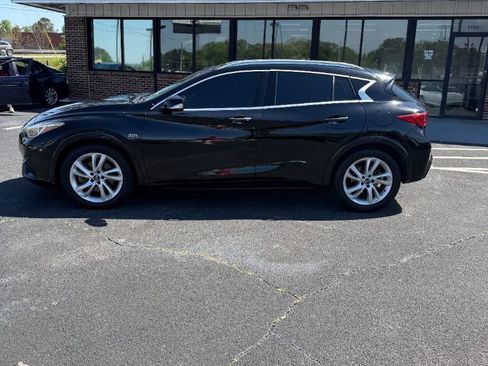 Used 2018 INFINITI QX30 FWD image 7