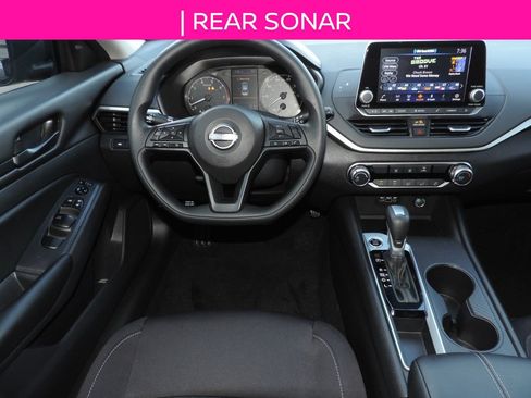 Used 2025 Nissan Altima 2.5 S FWD image 16