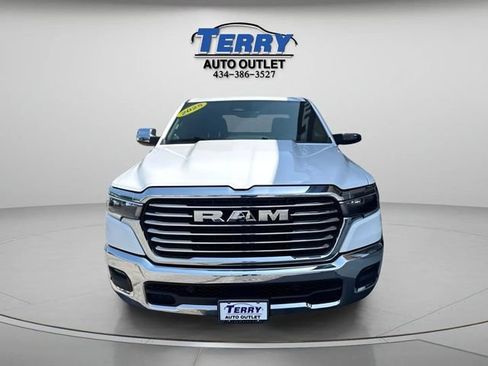 Used 2025 RAM 1500 Laramie AWD/4WD image 3