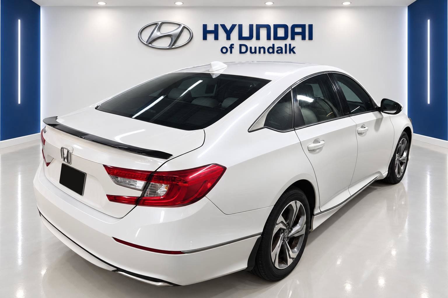 Used 2019 Honda Accord EX image 4