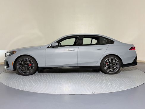New 2027 BMW 530i xDrive AWD/4WD image 2