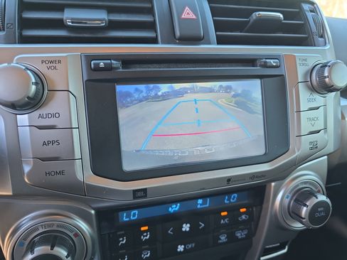 Used 2014 Toyota 4Runner Limited image 21