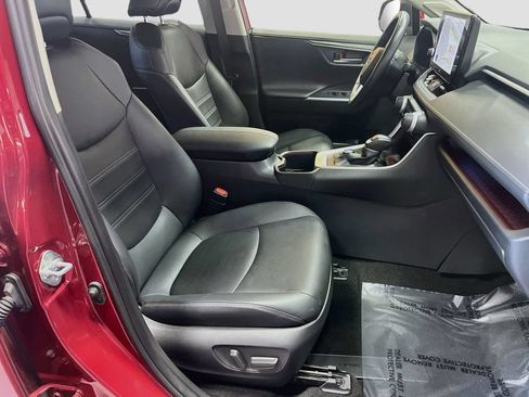Used 2024 Toyota RAV4 Limited w/ Advanced Technology Package AWD/4WD image 30