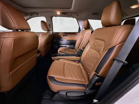 Used 2022 Nissan Pathfinder Platinum w/ Cargo Package FWD image 29