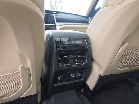 Used 2021 Jeep Grand Cherokee L Limited image 27