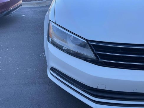 Used 2015 Volkswagen Jetta S image 16