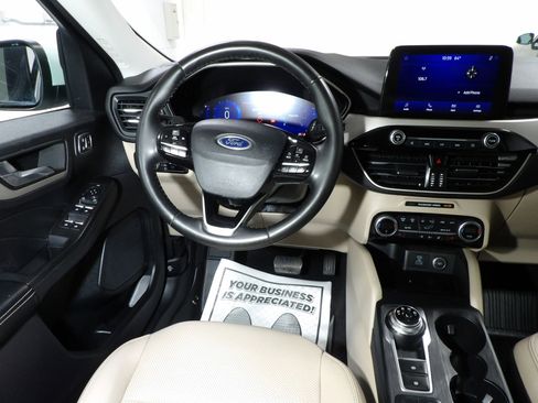 Used 2021 Ford Escape SEL w/ Technology Package AWD/4WD image 11