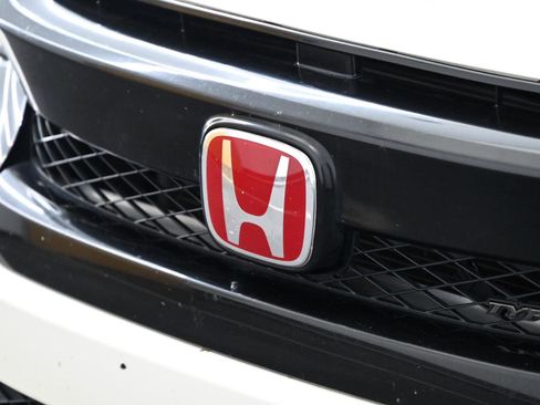 Used 2018 Honda Civic Type R image 9