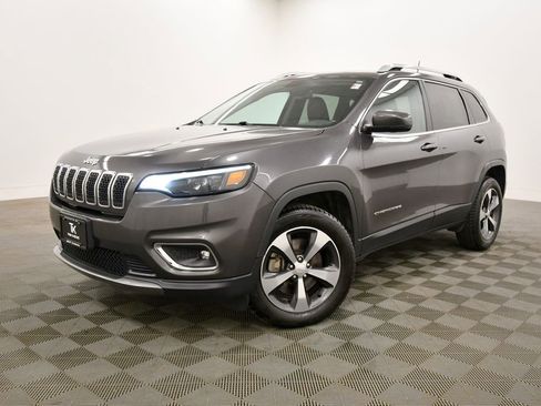 Used 2019 Jeep Cherokee Limited AWD/4WD image 2
