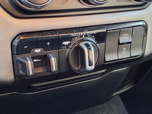 Used 2023 RAM 1500 Big Horn w/ Trailer Tow Group image 8