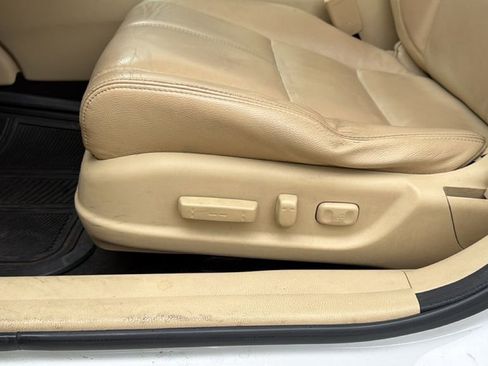 Used 2011 Honda Crosstour EX-L image 18