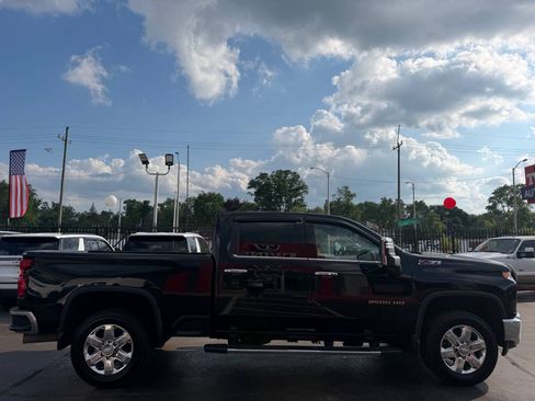 Used 2020 Chevrolet Silverado 2500 LTZ w/ LTZ Premium Package AWD/4WD image 4