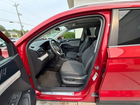 Used 2024 Volkswagen Taos SE w/ Panoramic Sunroof Package AWD/4WD image 14