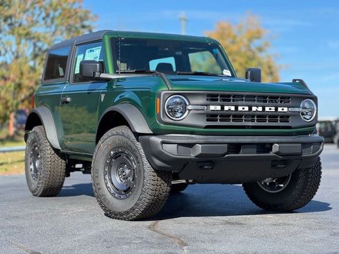 New 2025 Ford Bronco Base w/ Sasquatch Package image 2