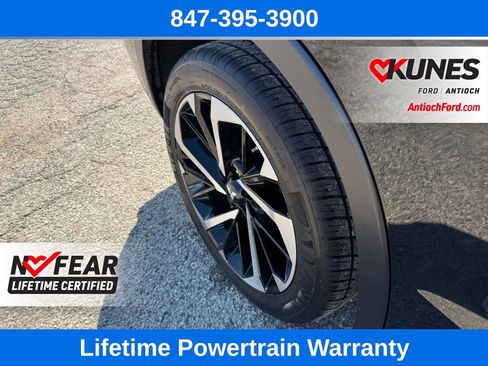 Used 2024 Mitsubishi Outlander SE image 12