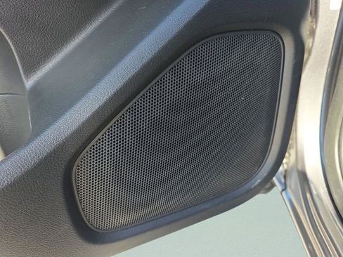 Used 2022 Nissan Frontier SV image 32