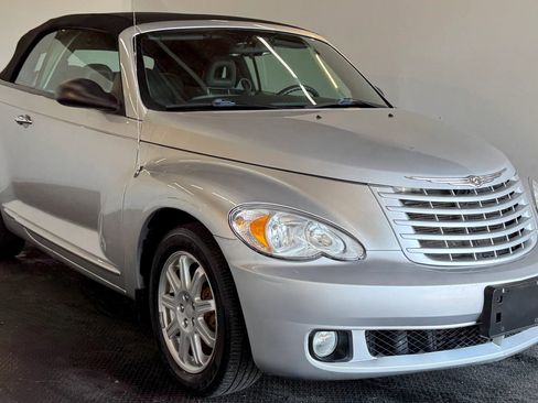 Used 2008 Chrysler PT Cruiser Convertible image 4