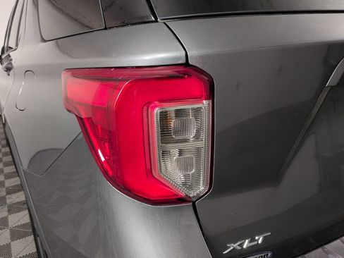 Used 2021 Ford Explorer XLT w/ Equipment Group 202A RWD image 26