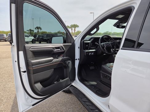 Used 2024 GMC Sierra 1500 AT4 w/ Technology Package image 13