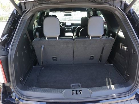 Used 2020 Ford Explorer XLT w/ Equipment Group 202A image 16