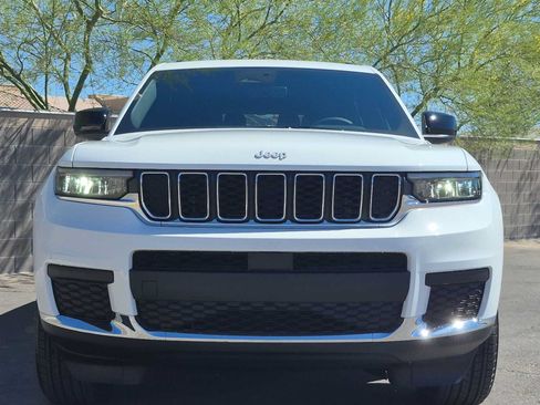 Used 2025 Jeep Grand Cherokee L Laredo w/ Trailer Tow Package AWD/4WD image 3