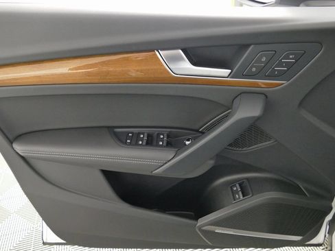 Used 2024 Audi Q5 e Premium Plus image 10