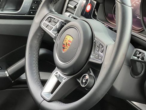 Used 2021 Porsche Cayenne Turbo image 40