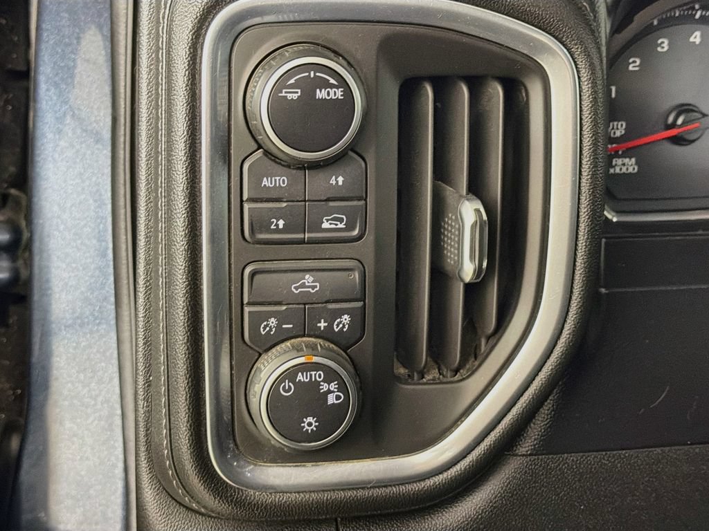 Used 2020 Chevrolet Silverado 1500 LT AWD/4WD image 11