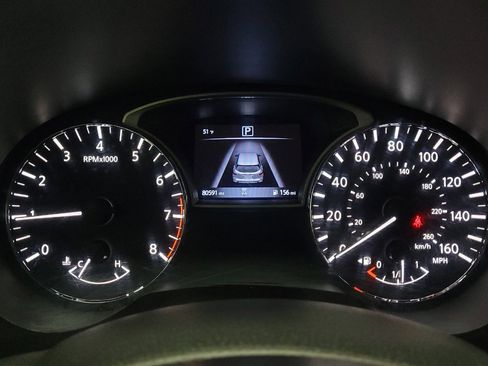 Used 2019 Nissan Pathfinder S image 23