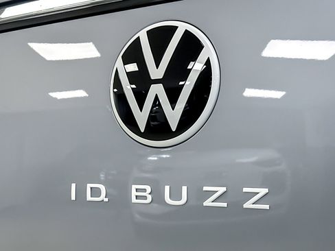 New 2025 Volkswagen ID. Buzz Pro S image 26