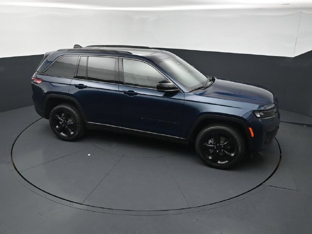 New 2026 Jeep Grand Cherokee Limited w/ Limited Altitude Package AWD/4WD image 15