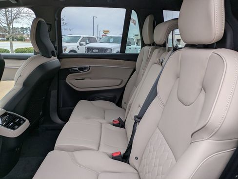 New 2026 Volvo XC90 B6 Plus w/ Protection Package Premier AWD/4WD image 13