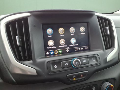 Used 2024 GMC Terrain SLE image 22