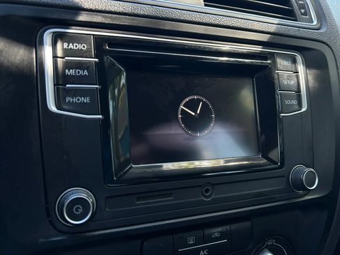 Used 2017 Volkswagen Jetta S image 10