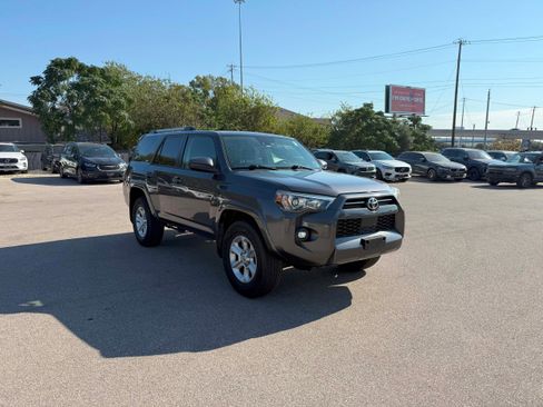Used 2021 Toyota 4Runner SR5 image 7