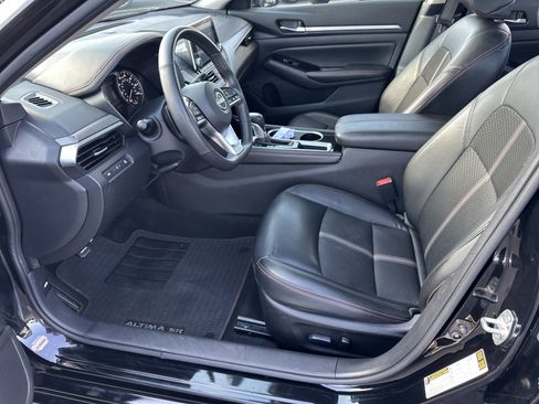 Used 2024 Nissan Altima 2.5 SR image 10