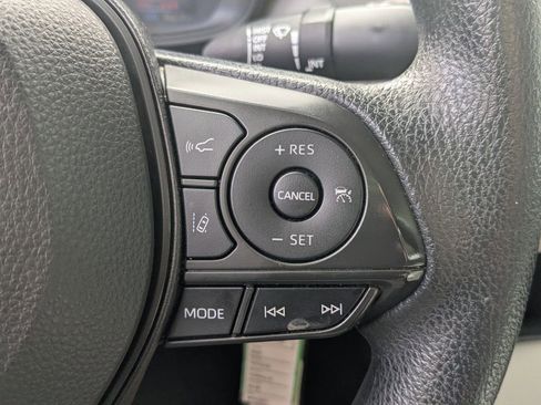 Used 2022 Toyota Corolla LE image 9