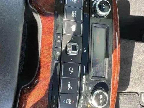 Used 2016 Kia K900 Luxury w/ VIP Plus Package image 31