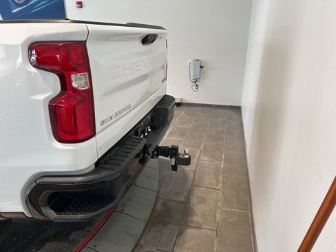 Used 2023 Chevrolet Silverado 1500 ZR2 w/ Technology Package image 6