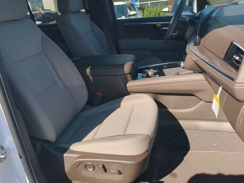 New 2026 Chevrolet Suburban LS image 24