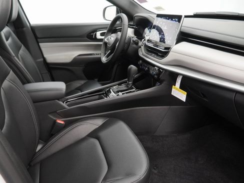 New 2026 Jeep Compass Limited image 35