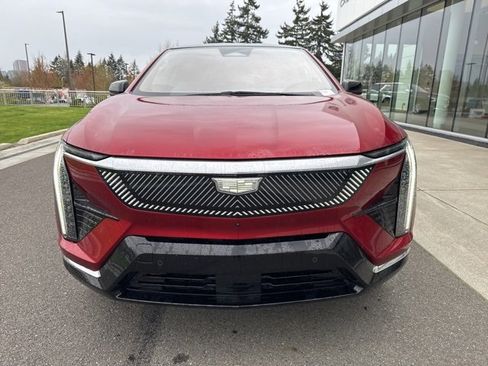 New 2025 Cadillac Optiq Luxury 1 image 4