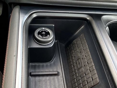 Used 2025 Ford Expedition Active AWD/4WD image 35