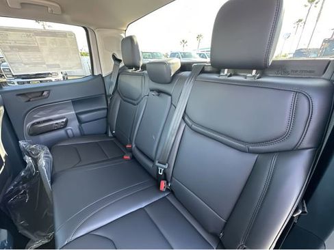 New 2026 Ford Maverick Lariat w/ Black Appearance Package image 12